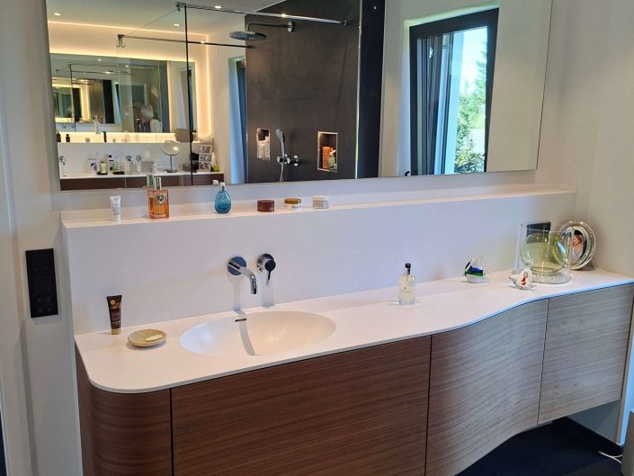 Haus bei Augsburg – Corian Waschtisch Bad 01